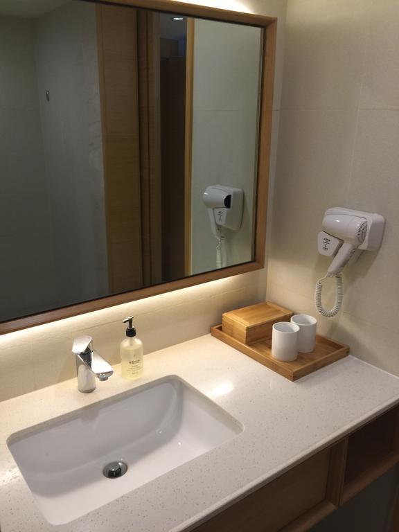 Ji Hotel Jinan Quancheng Square חדר תמונה