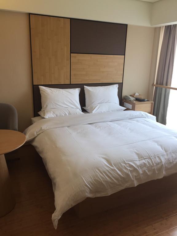 Ji Hotel Jinan Quancheng Square חדר תמונה