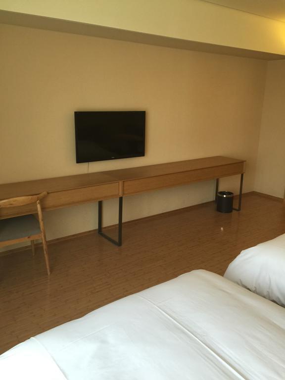 Ji Hotel Jinan Quancheng Square מראה חיצוני תמונה