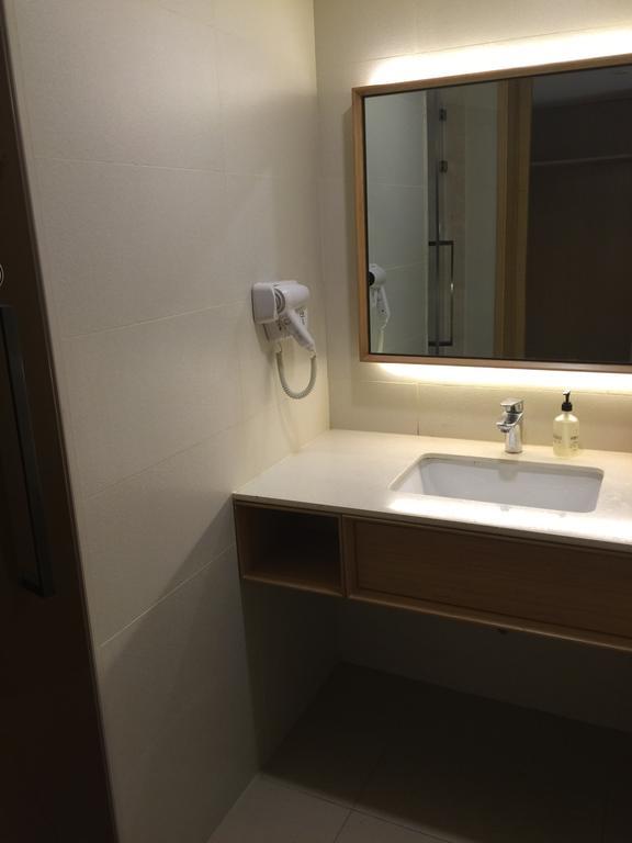 Ji Hotel Jinan Quancheng Square חדר תמונה